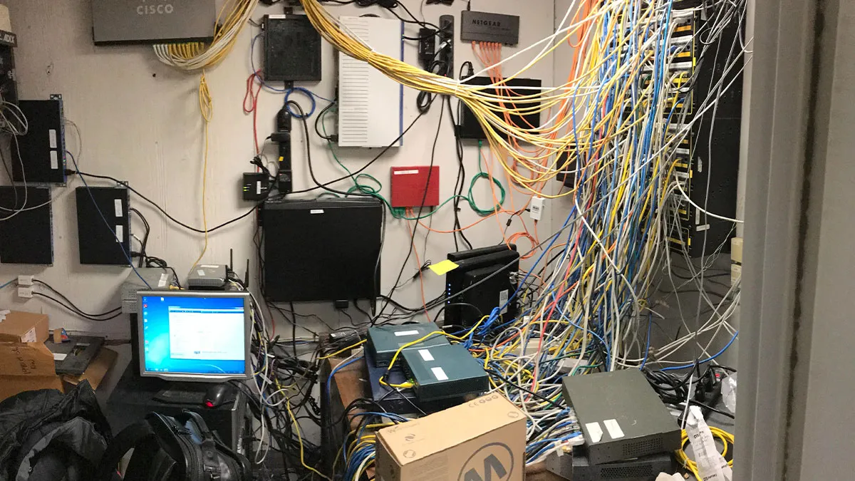 74 Electronics Fails So Bad They Basically Wrote Their Own Eulogy