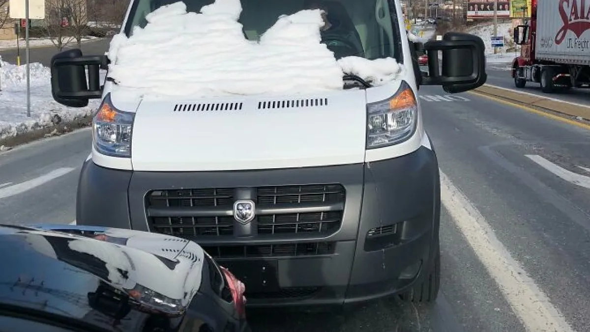 “He Almost Ate It”: 64 Times People Were Unlucky Or Dumb Enough To End Up In Dangerous Situations