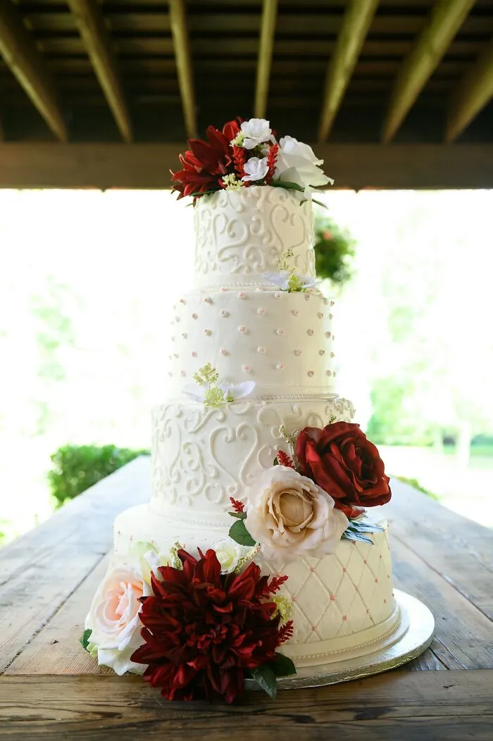 Couple Requested Cake From Grandparents, Then Got It Re-Iced