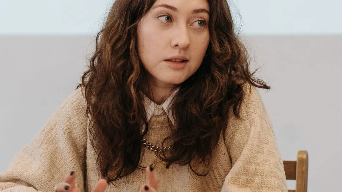 34 Behaviors That Set Very Intelligent People Apart From Everyone Else