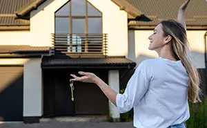 Woman Thinks Sister’s New Home Means She Gets To Live There With Her Fam Of 6, Livid When Told No