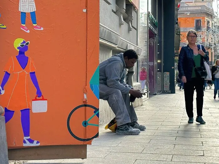 35 Divertidas fotos «accidentales» tomadas en el momento justo por este fotógrafo callejero