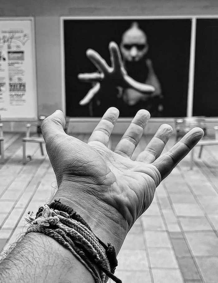 55 Clever Street Photography Shots That Reveal The Funny Side Of Everyday Life