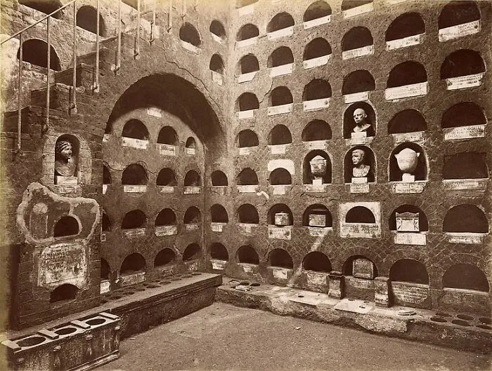 30 Famous Landmarks That Hide Incredible Stories Most People Never Hear About 