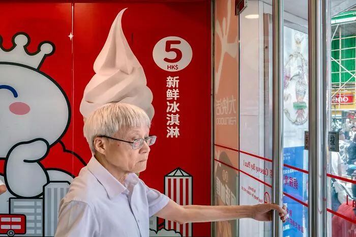 This Photographer Captures Hilarious Coincidences Most People Would Never Notice (35 New Pics)