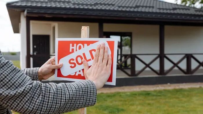 I was out with my fiancé when he said he had a surprise for me and pulled up to a gorgeous house. He asked me what I thought of it. I’ve wanted to move out of my cramped 1-bedroom apartment, so I started getting excited. Then he showed me the sign in the yard that said ‘under contract’. He let me sit in my excitement for a while before I asked if it was our house. And he started laughing, said, ‘nope,’ and drove away. I haven’t stopped crying.