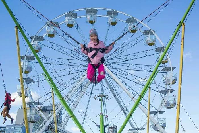 31 Fun Accidental Moments Captured By This Street Photographer (New Pics)