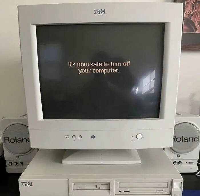 An old IBM computer monitor showing It is now safe to turn off your computer message, a throwback meme for 90s kids.