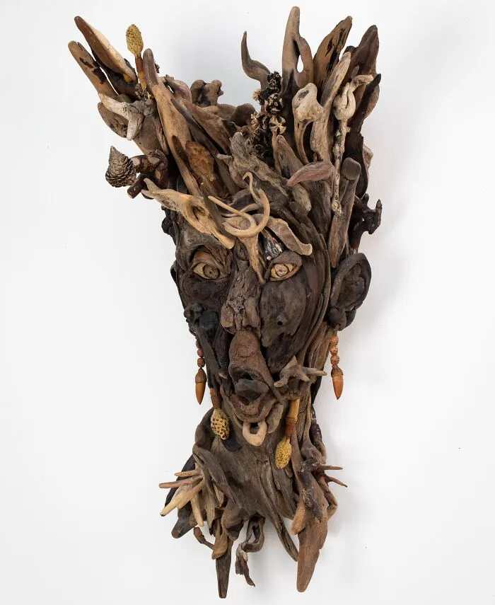 27 Mesmerizing Portrait Sculptures Crafted From Naturally Found Wood By This Artist