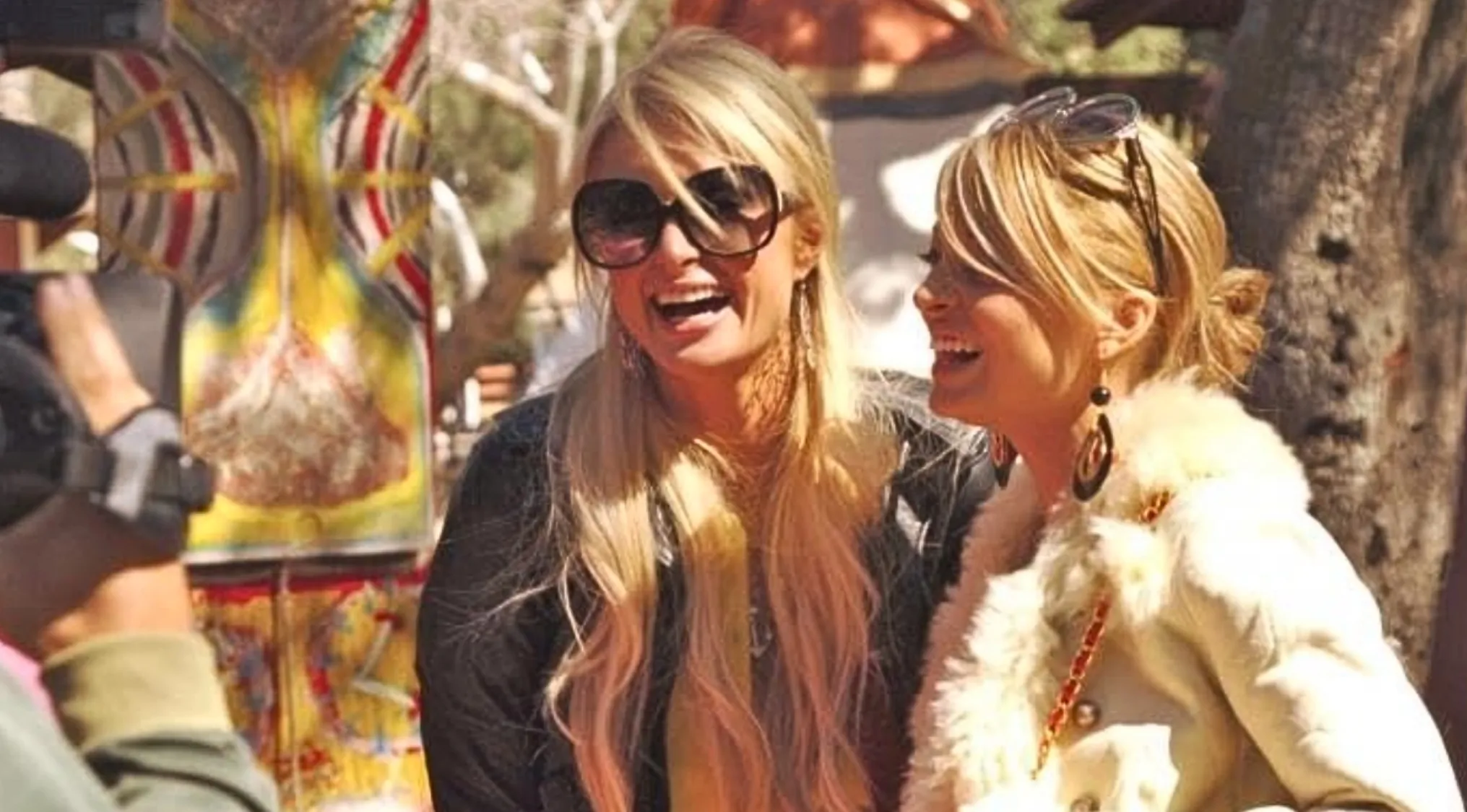 Paris Hilton, a socialite and media personality, popularized the catchphrase That’s hot! in 2000s pop culture.