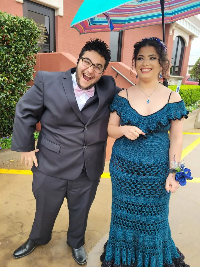 Mi vestido de graduación me lo he hecho a ganchillo