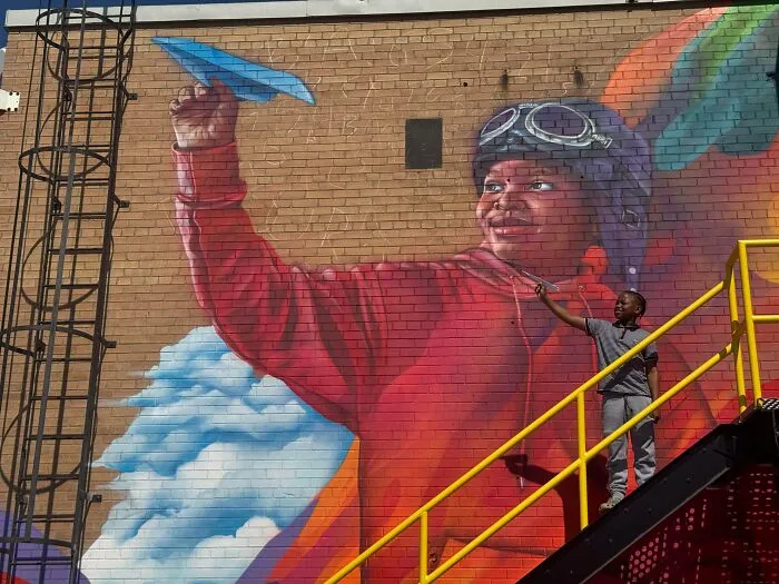 Pinté mi primer mural en Toronto. Hoy el chico que lo inspiró vino a verlo.
