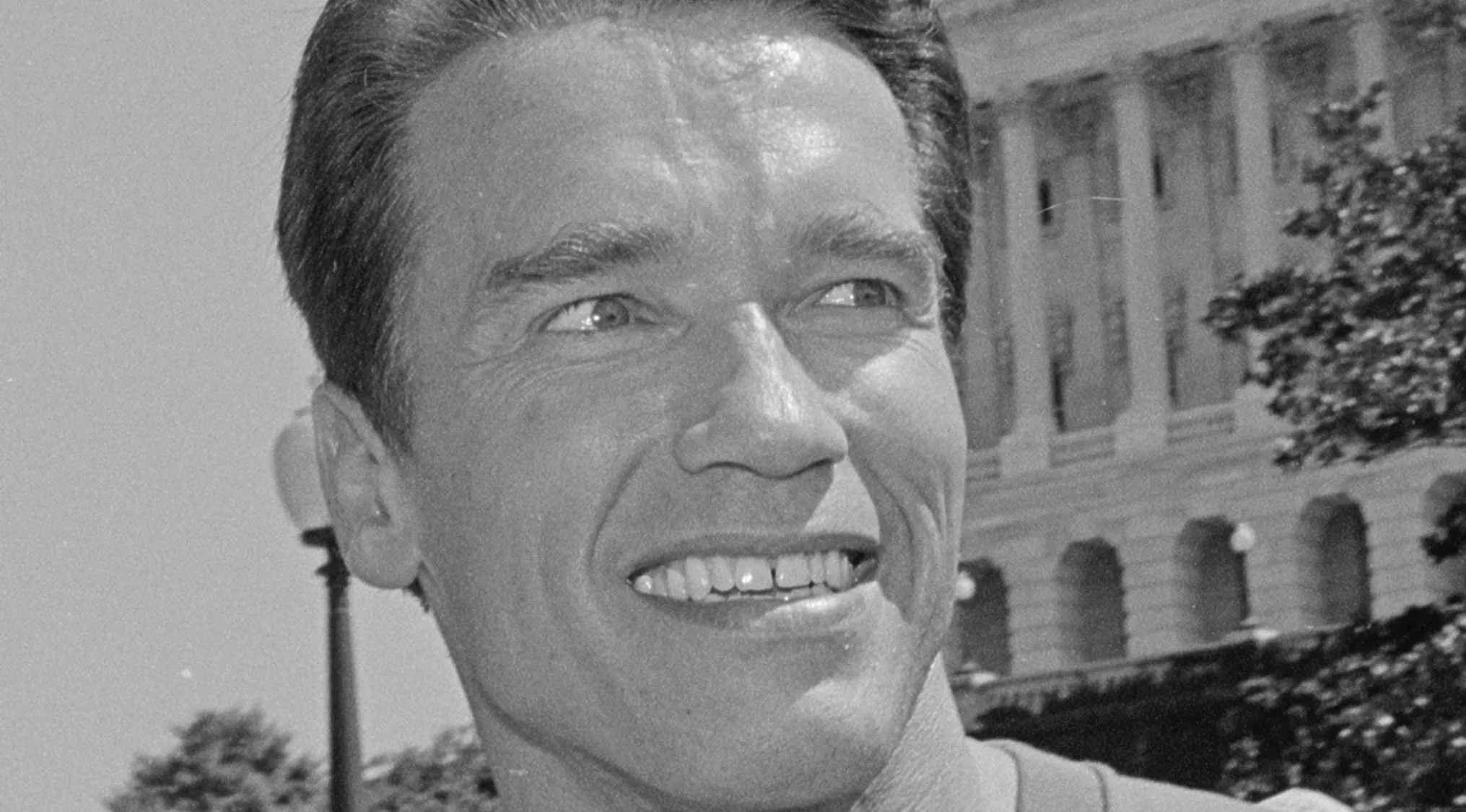 Quiz edition image asking if Arnold Schwarzenegger is a former Governor of California for a real from fake quiz.