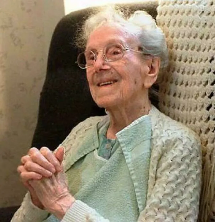 If Sarah Knauss, The Oldest Living American (September 24th 1880 - December 30th 1999), Had Lived Just Two Days Longer, She Would Have Been Able To Experience Three Centuries