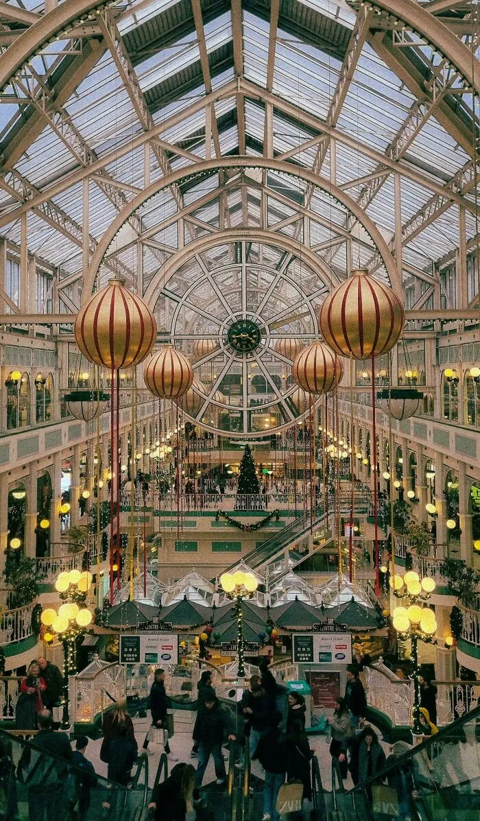 Stephen's Green Shopping Center, Dublin Ireland. Opened In 1988 And It Hasn't Changed Since (Current Photo). It's Still Very Much Alive, Which Is Nice To See 🎄
