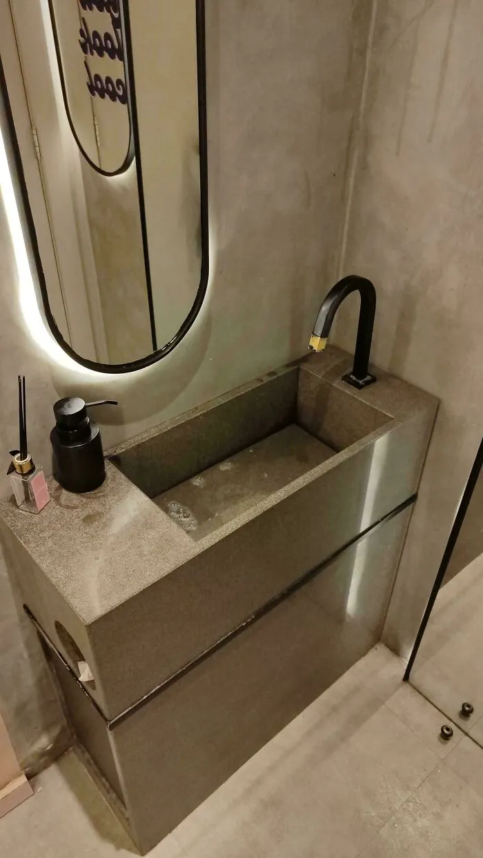 Me llevó cinco minutos descubrir cómo activar el agua (había que girar la punta dorada)