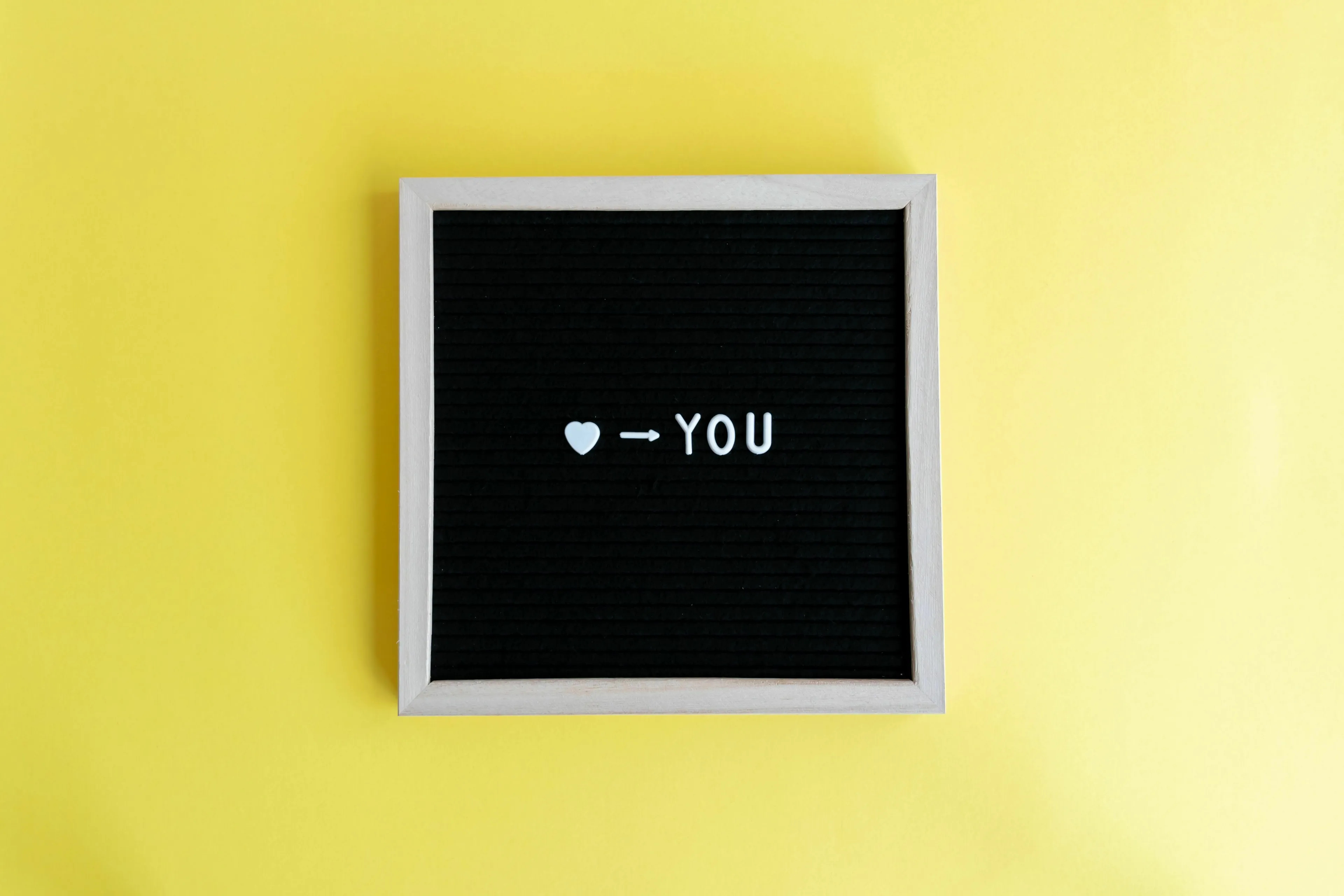 Music Quiz about the singer whose version of 'I Will Always Love You' became a 90s best-selling single.