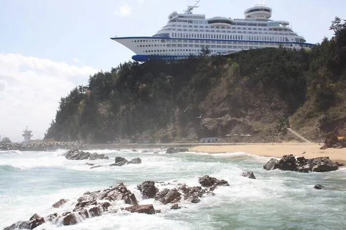 Hotel en forma de barco de crucero en Corea del Sur