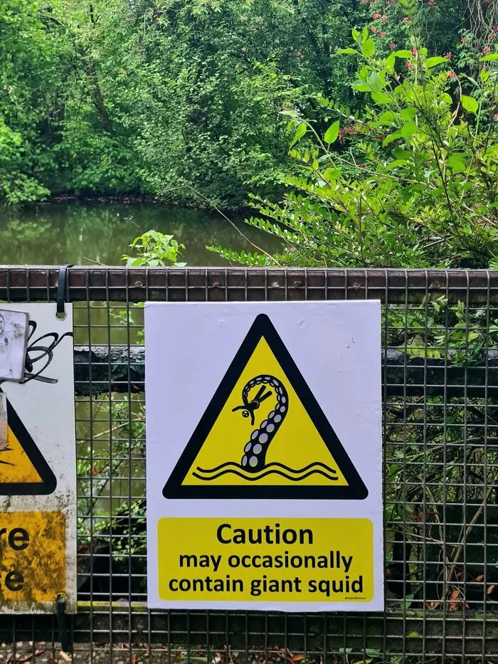 33 Divertidos carteles públicos que parecen oficiales hasta que los miras bien