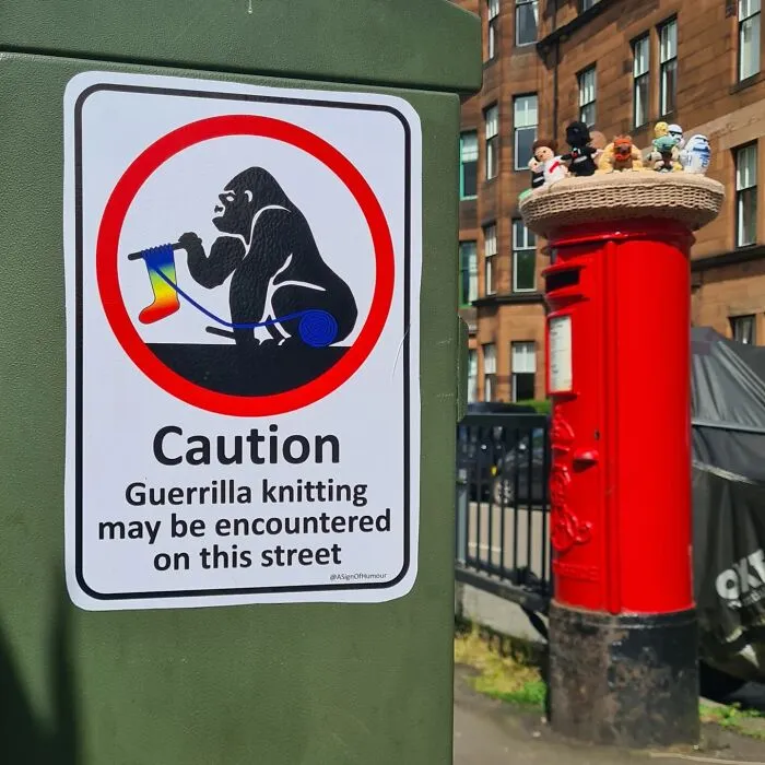 33 Divertidos carteles públicos que parecen oficiales hasta que los miras bien