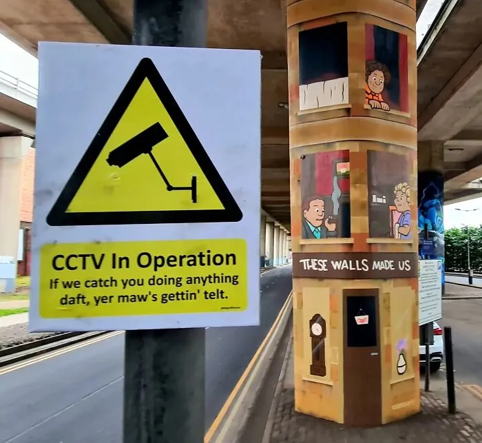 33 Divertidos carteles públicos que parecen oficiales hasta que los miras bien