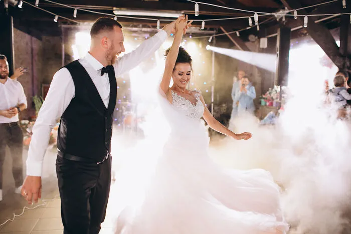 57 Wedding Guests Spill The Wildest Things They Couldn't Believe Actually Happened
