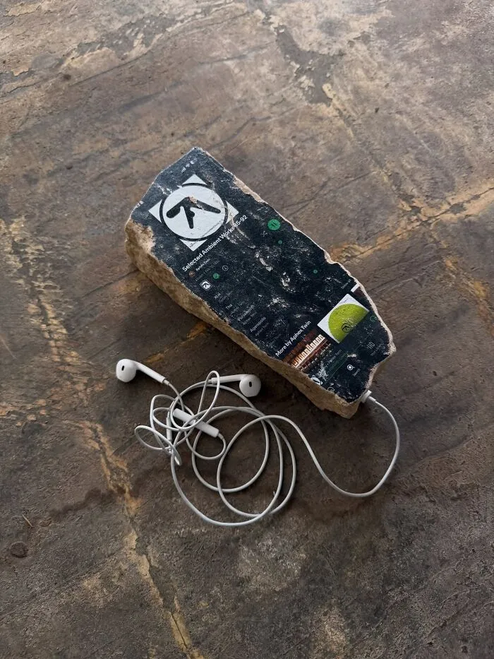 16 Incredible Artworks That Turn Modern Technology Into Ancient Relics