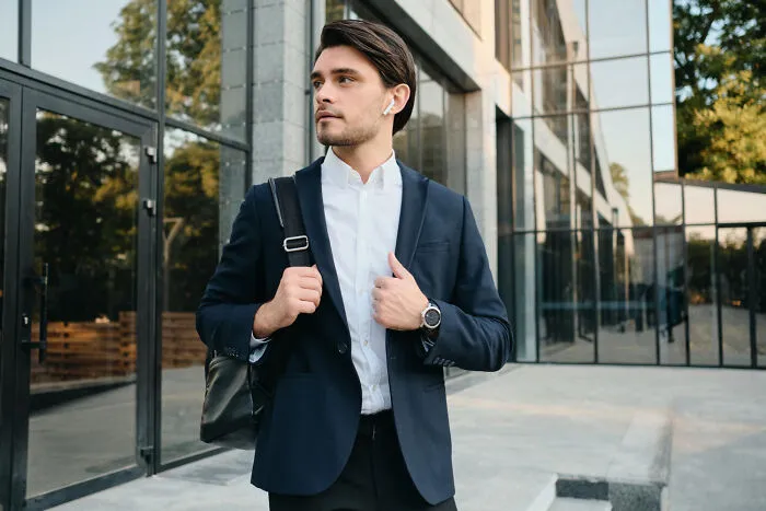Women Reveal 33 Types Of Jobs They See As Dating Dealbreakers And Explain Why