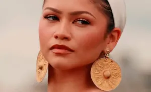 "They Look Like Tinfoil": Zendaya Sparks Controversy Over Wearing 3,000-Year-Old Earrings To Promote The Odyssey