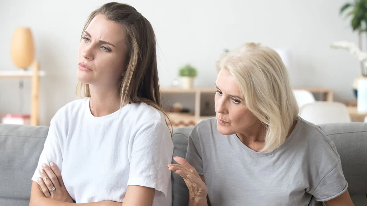 Woman Keeps Body Shaming Nephew’s Pregnant Wife At Dinner, He Demands An Apology And Walks Out