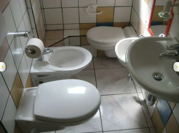 That Feeling When You Enter A Bathroom And Literally Don’t Know Where To Start