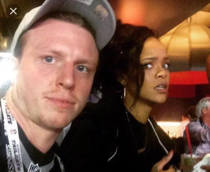 22 Fans que pidieron una foto a un famoso en el peor momento