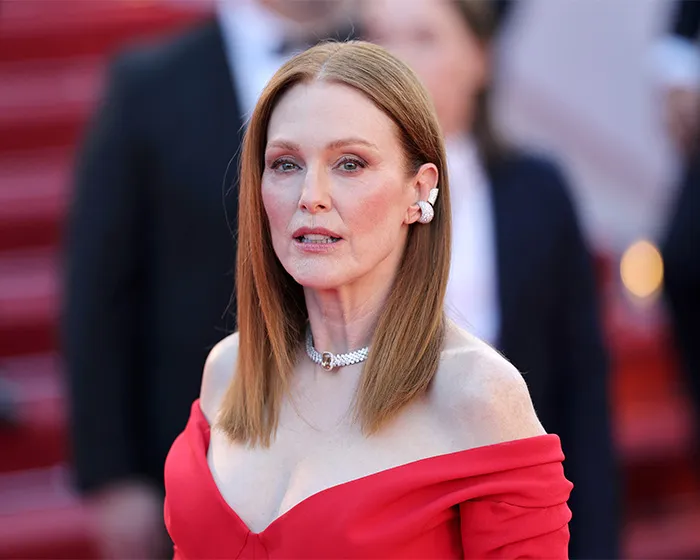 Julianne Moore's $127,000 Jewelry Heist  