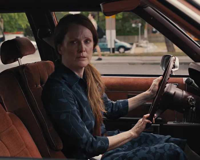 Julianne Moore's $127,000 Jewelry Heist  