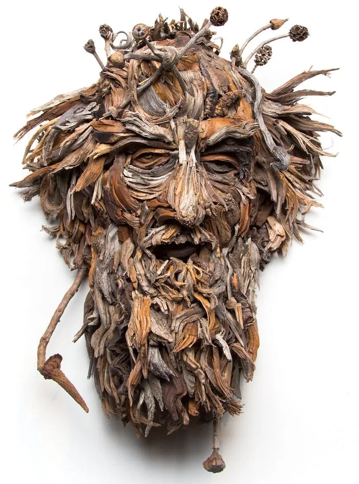 27 Mesmerizing Portrait Sculptures Crafted From Naturally Found Wood By This Artist