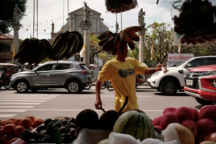 75 Brilliant Street Photos That Prove Perfect Timing Is Everything