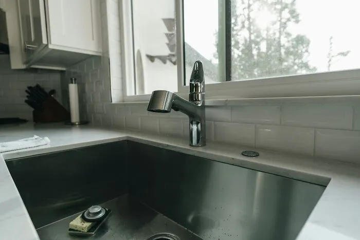 67 Things People Witnessed At Someone Else’s House That Made Them Swear To Never Return