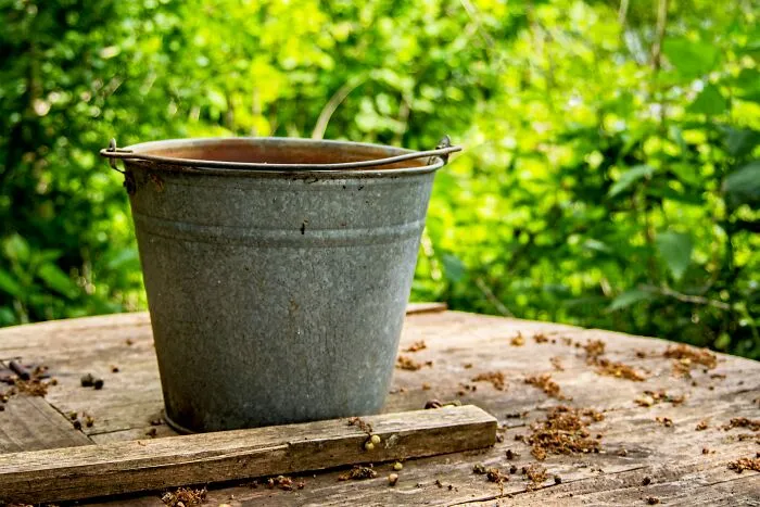 67 Things People Witnessed At Someone Else’s House That Made Them Swear To Never Return