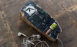 16 Incredible Artworks That Turn Modern Technology Into Ancient Relics