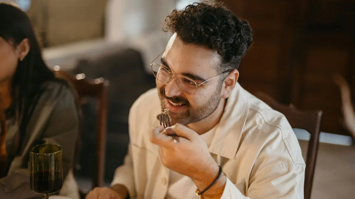 “The Marriage Did Not Last”: 80 International Dating Culture Shocks People Never Saw Coming