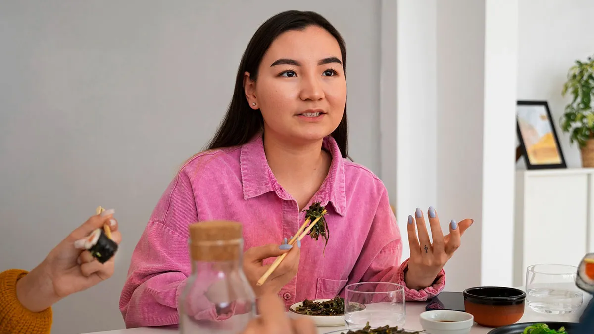 Woman Asks BF To Respect Chopstick Etiquette, He Responds By Switching To Forks Out Of Spite