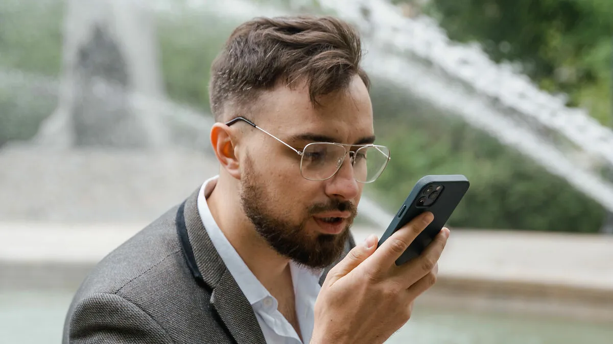 Man's "Unhinged" Voice Memo Ultimatum To Woman After One Date Has People Bemoaning Modern Dating