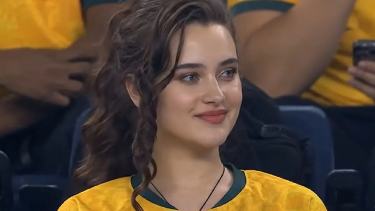"Unrecognizable" Former Netflix Star Goes Viral At World Cup Match As Fans Notice Details That Don't Add Up