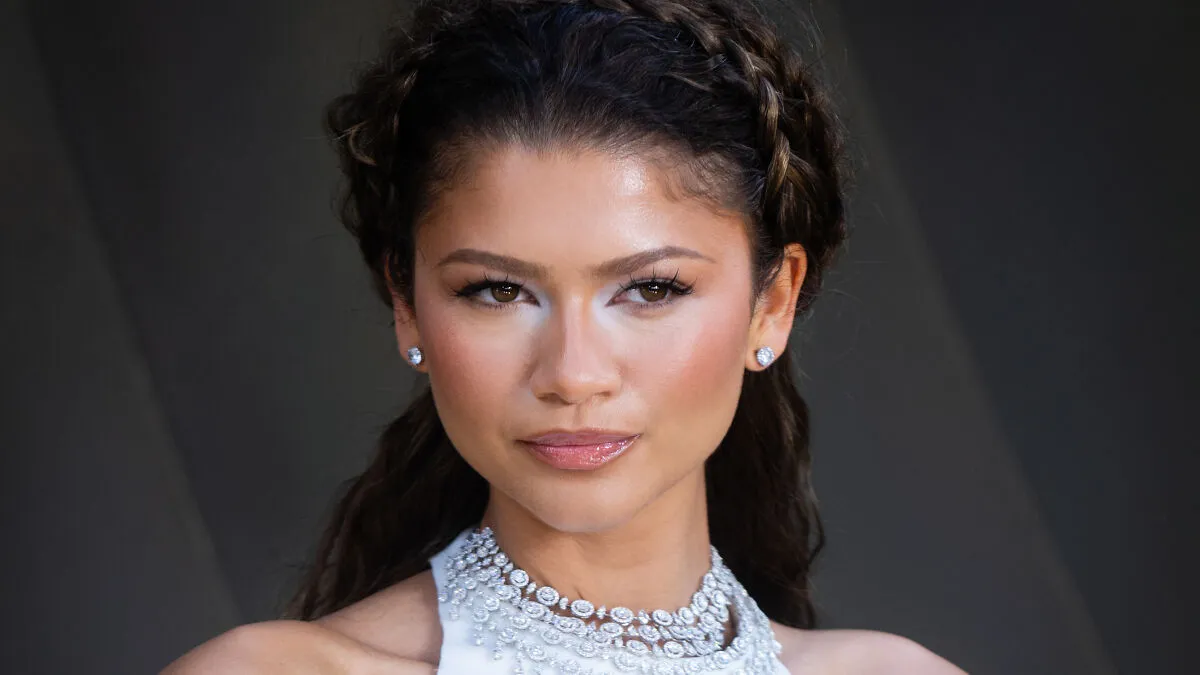 Zendaya's Latest Look Has Everyone Talking After Fans Spot One Tiny Detail: "You're All So Shocked By This"