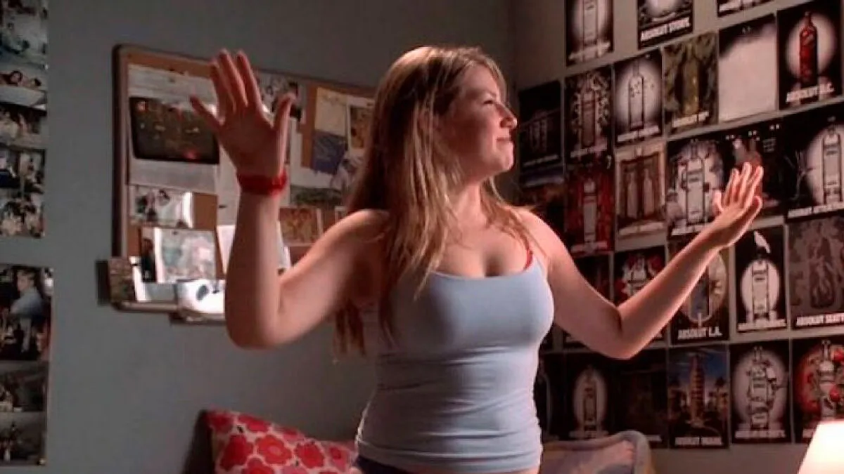 Hit 2000s Show Sparks Fresh Body Standards Debate After Surprising Image Goes Viral Two Decades Later