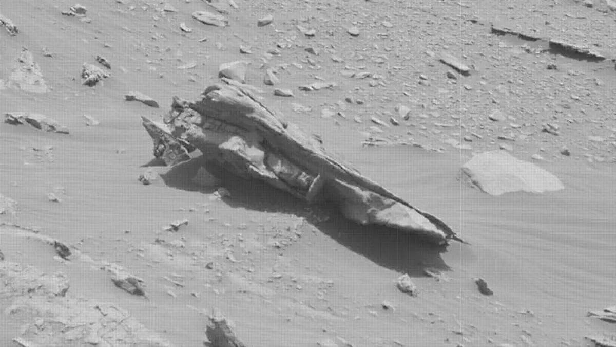 Mystery Object In NASA's Mars Photo Sparks Dramatic War Theory About Life On The Red Planet