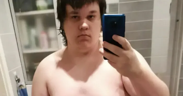 Man Reveals Wild Before-And-After After Attending Chinese "Fat Camp" For Four Weeks