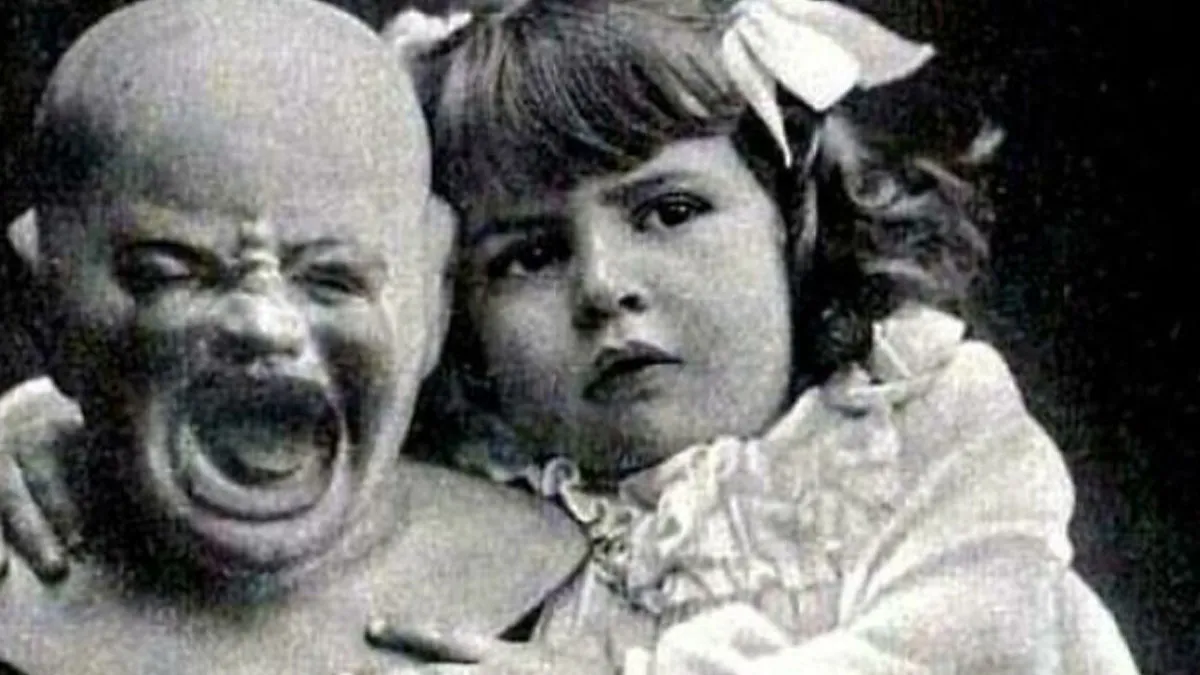 Here Are 39 Of The Most Unhinged Historical Photos Creepier Than Horror Movies