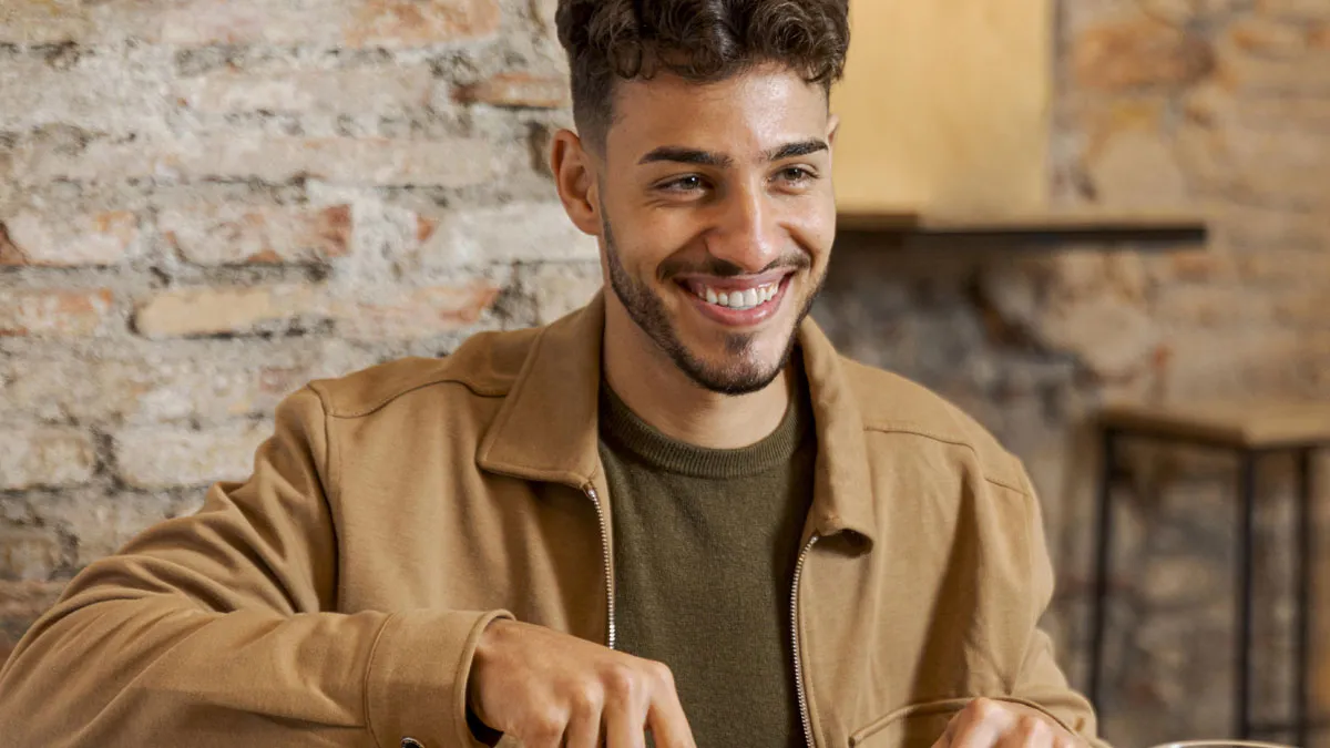Woman Bothered By Daughter’s BF’s Eating Habits, Gets Told To Just Ignore It