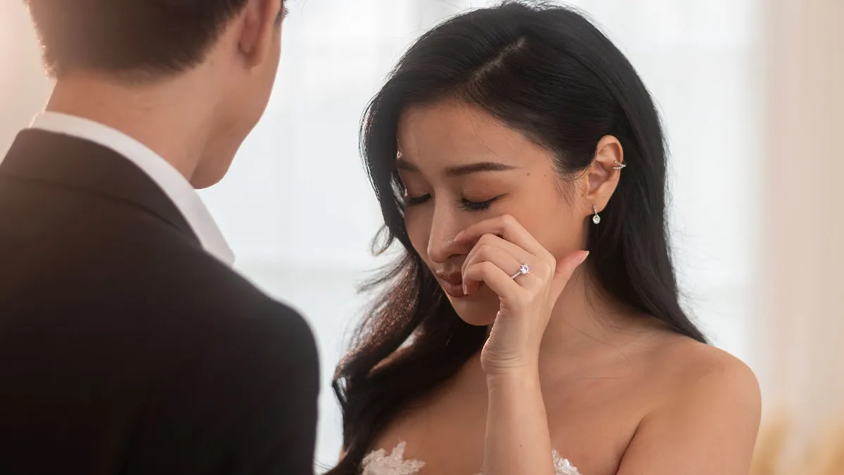 Daughter's Wedding Sheds Light On Dad's True Feelings About Her As He Ends Up Choosing GF Instead